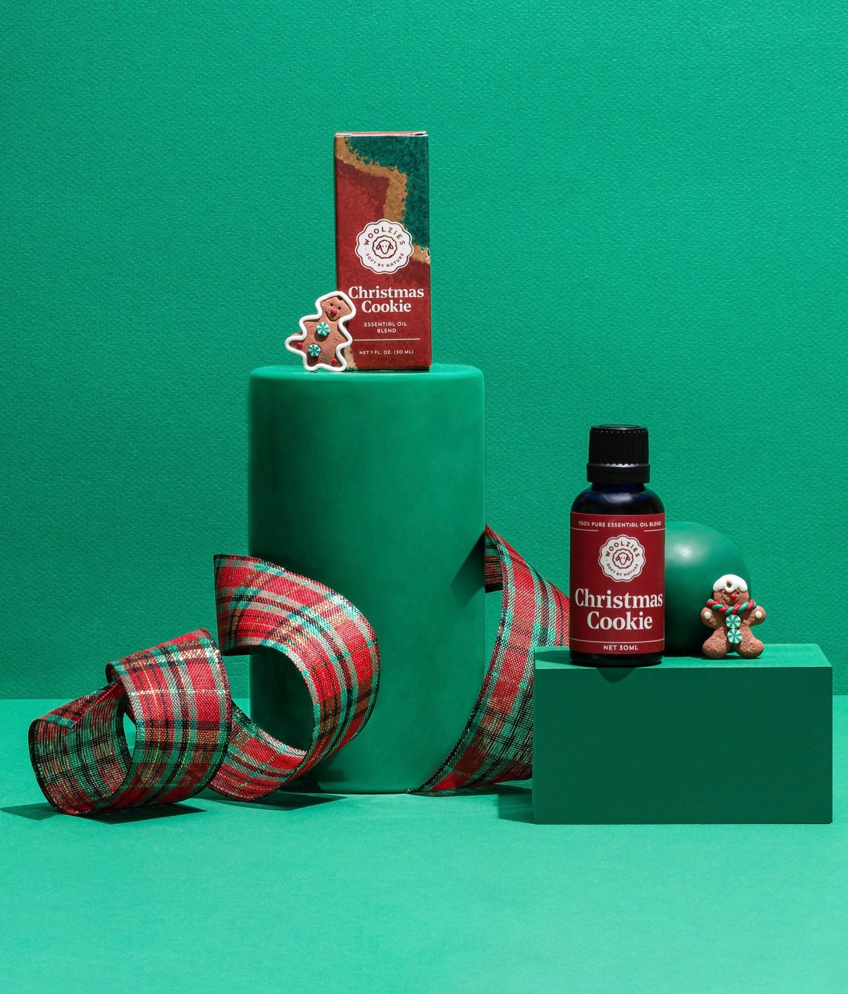  SALUBRITO Winter Essential Oils Set - Christmas Tree, Cinnamon,  Gingerbread, Candy Cane, Spiced Cider, Sugar Cookies, Holiday Fragrance Oils  for Diffuser, Candle, Soap Making : Health & Household